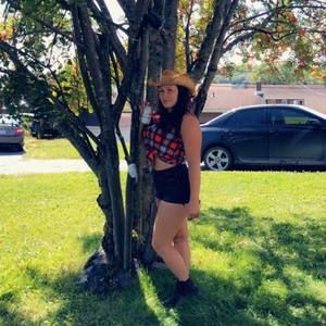 Meet your Posher, Cynthia